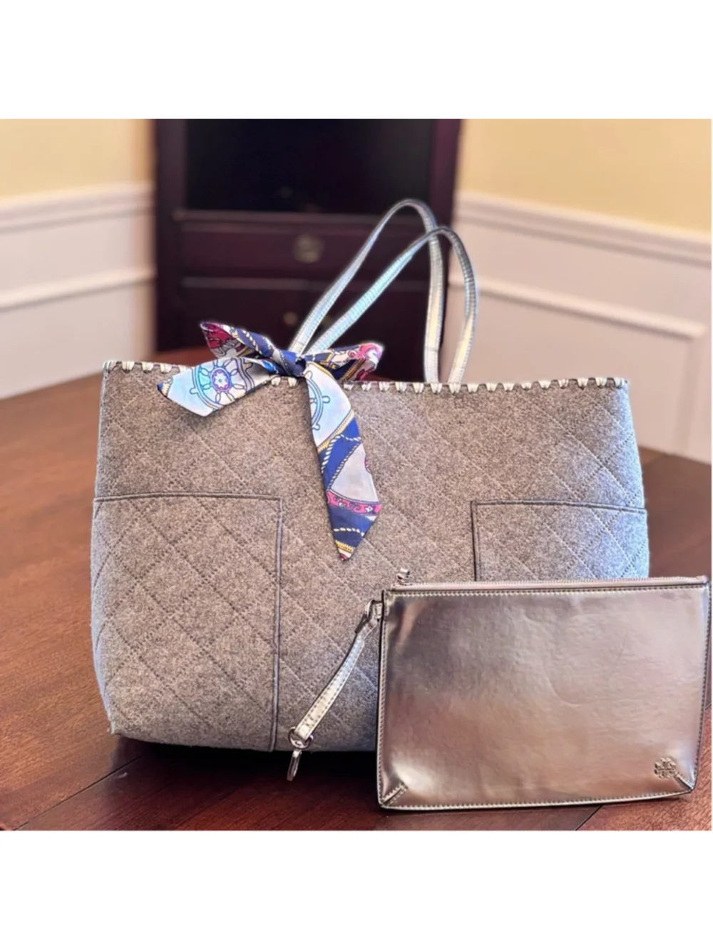 TORY BURCH BLOCK T FELT TOTE IN GREY AND SILVER
